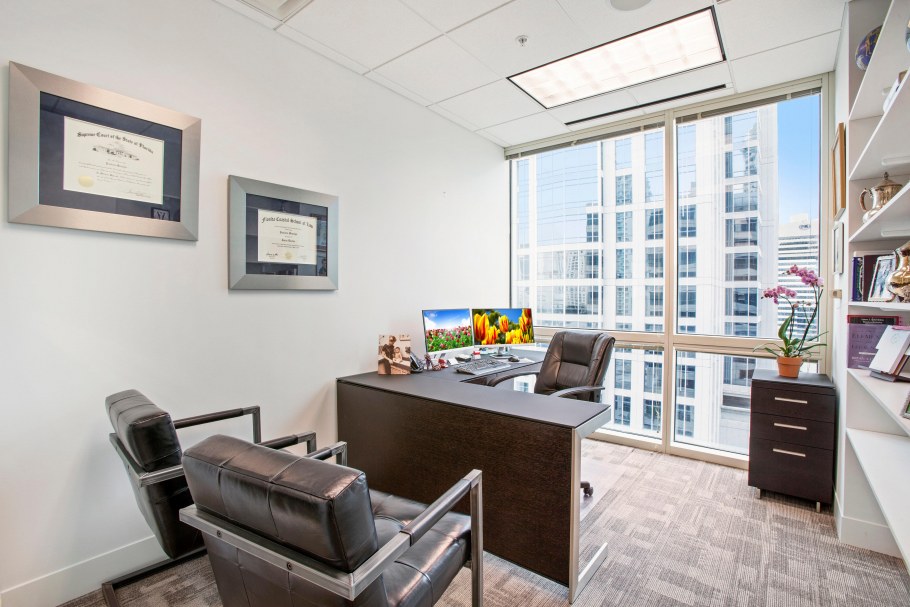 Офис адвоката