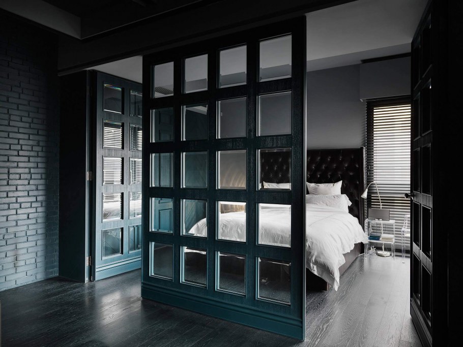 Спальня гостиная со стеклянной перегородкой