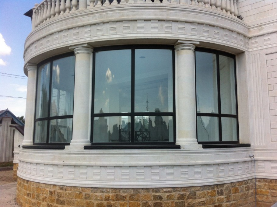 Фасад окон в частном доме