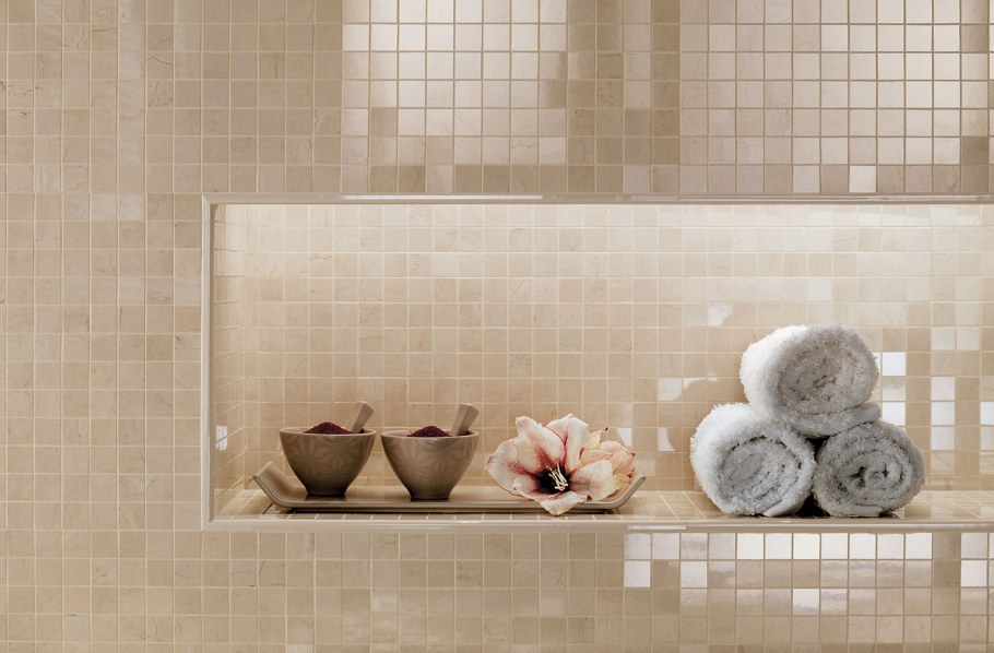 Ниши в ванной комнате в кафельной плитке