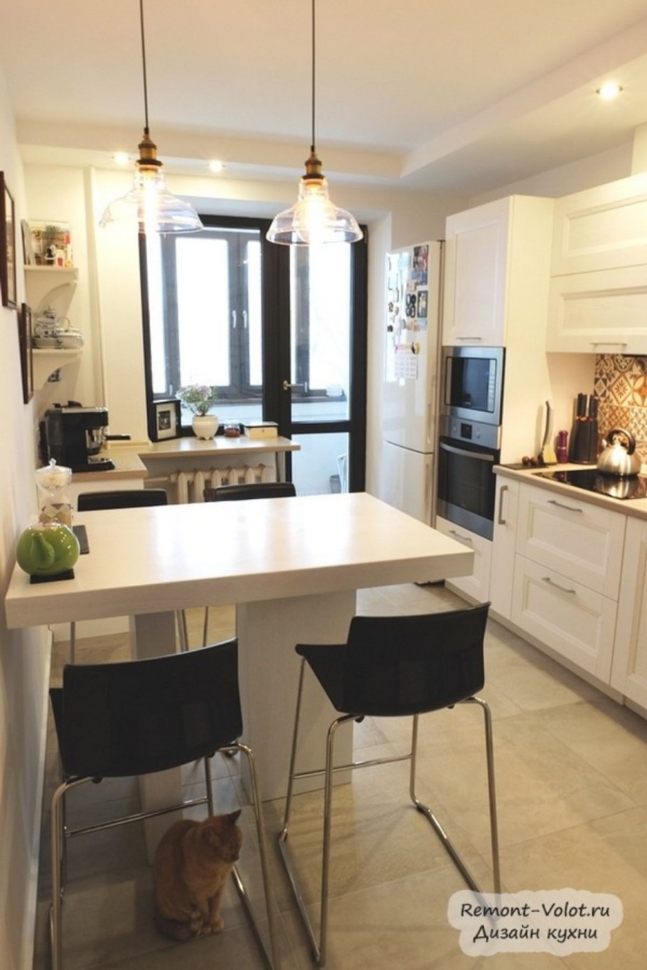 Кухня с балконом в панельном доме