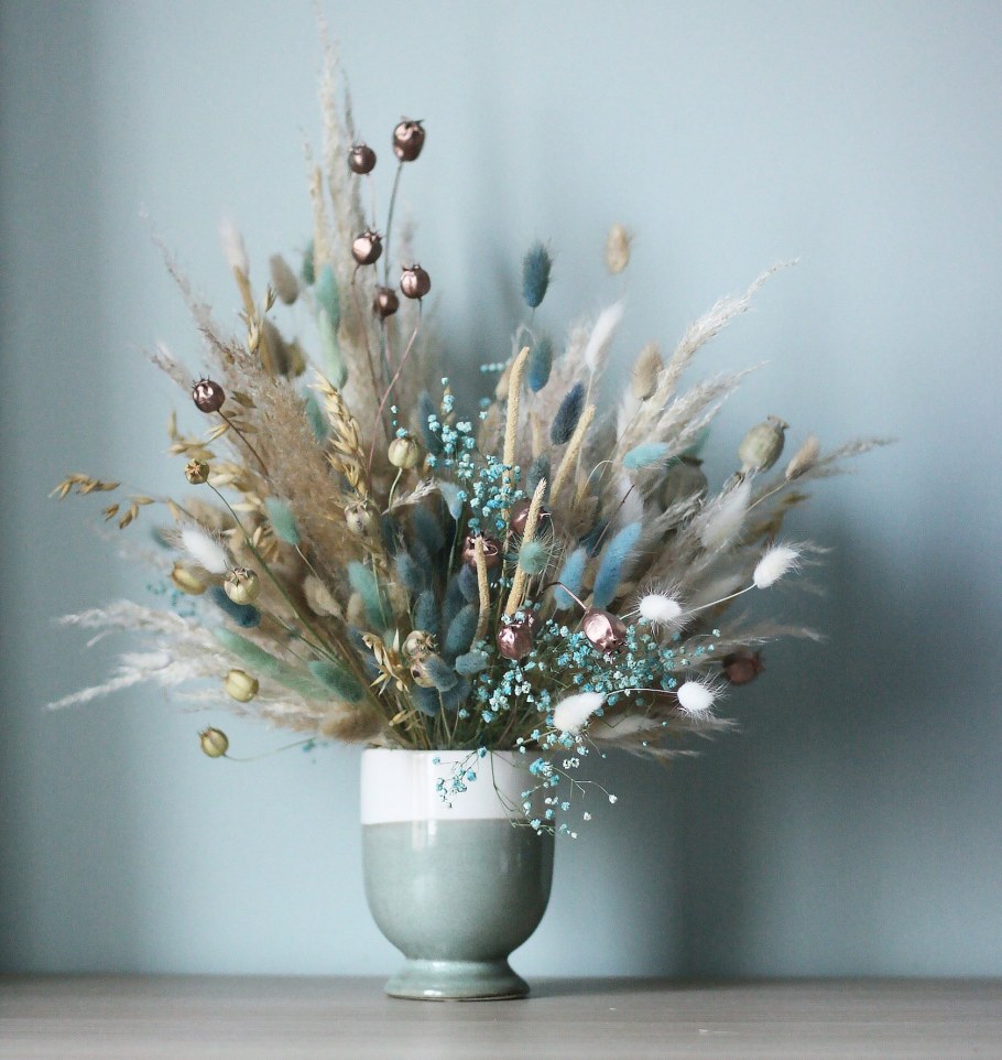 Композиции из сухоцветов