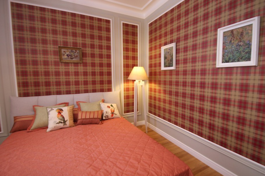 Полоска в интерьере спальни