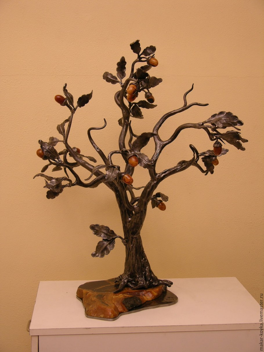Декоративное кованое дерево