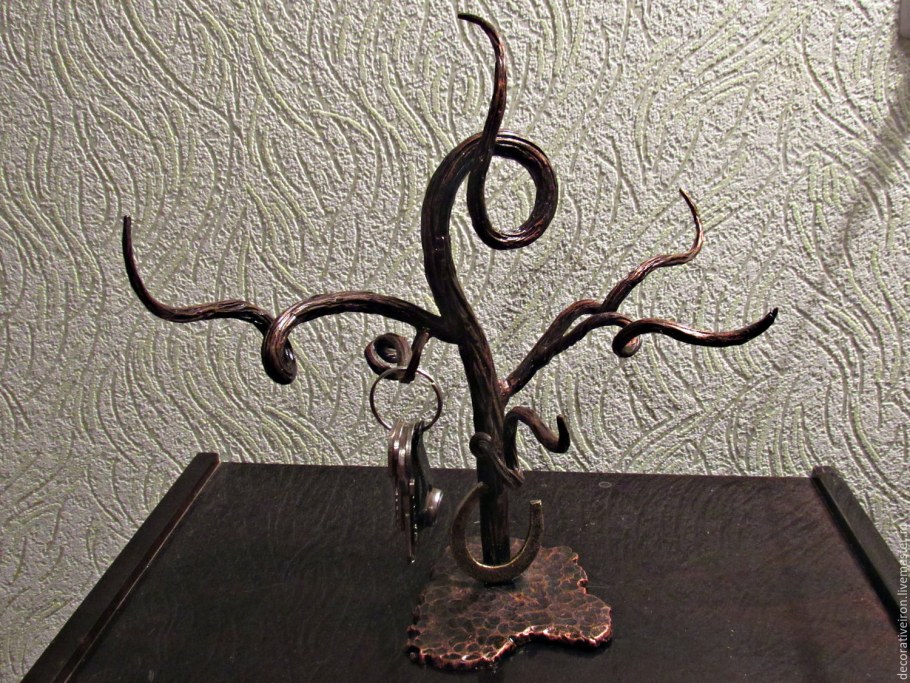 Дерево из металла