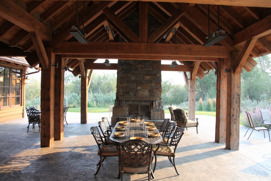 Беседка с мангалом в стиле фахверк