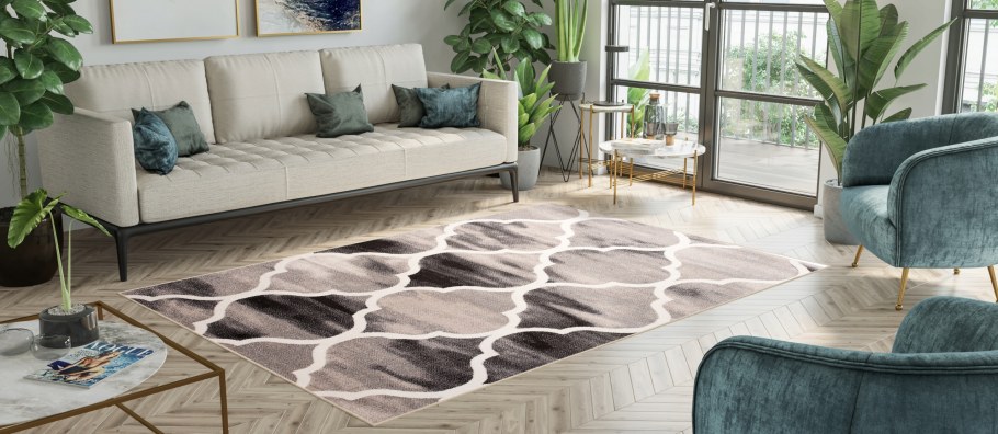 Квартира с ковром