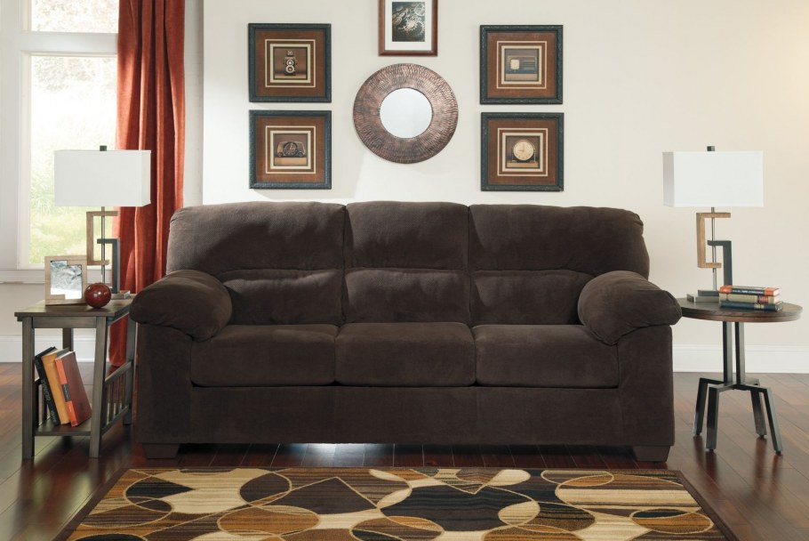 Диван шоколадного цвета