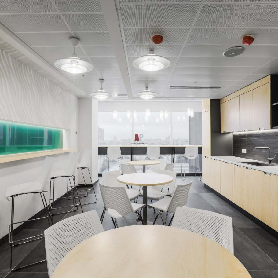 Интерьер офисной кухни