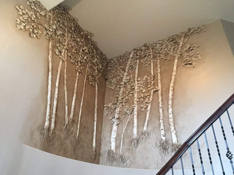 Лепнина дерево на стене