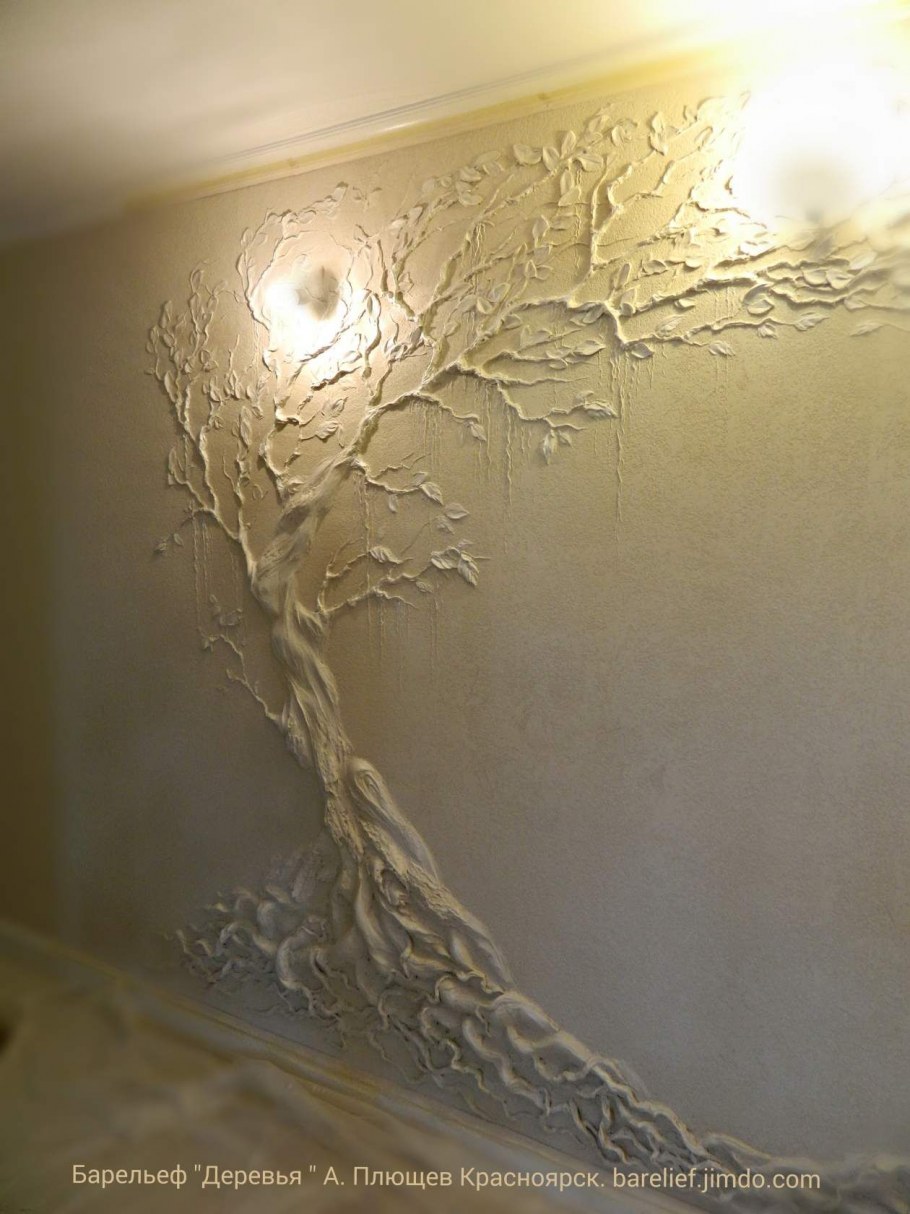 Дерево из гипса на стене