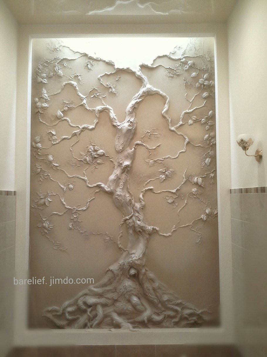 Лепнина дерево на стене