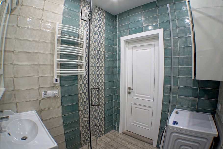 Ванная комната в коричнево-бежевых тонах