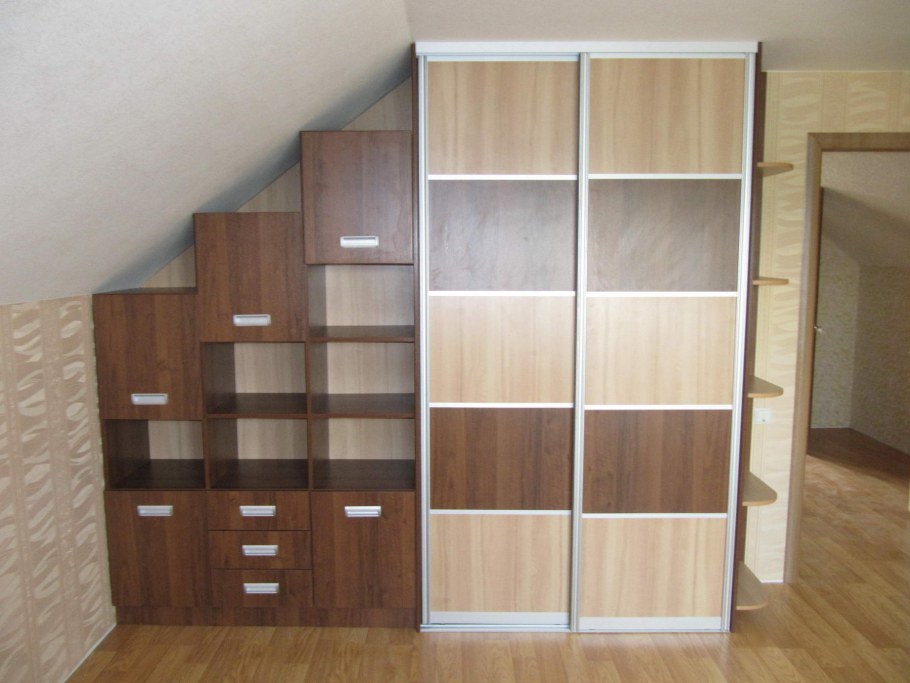 Шкаф икеа в мансарде