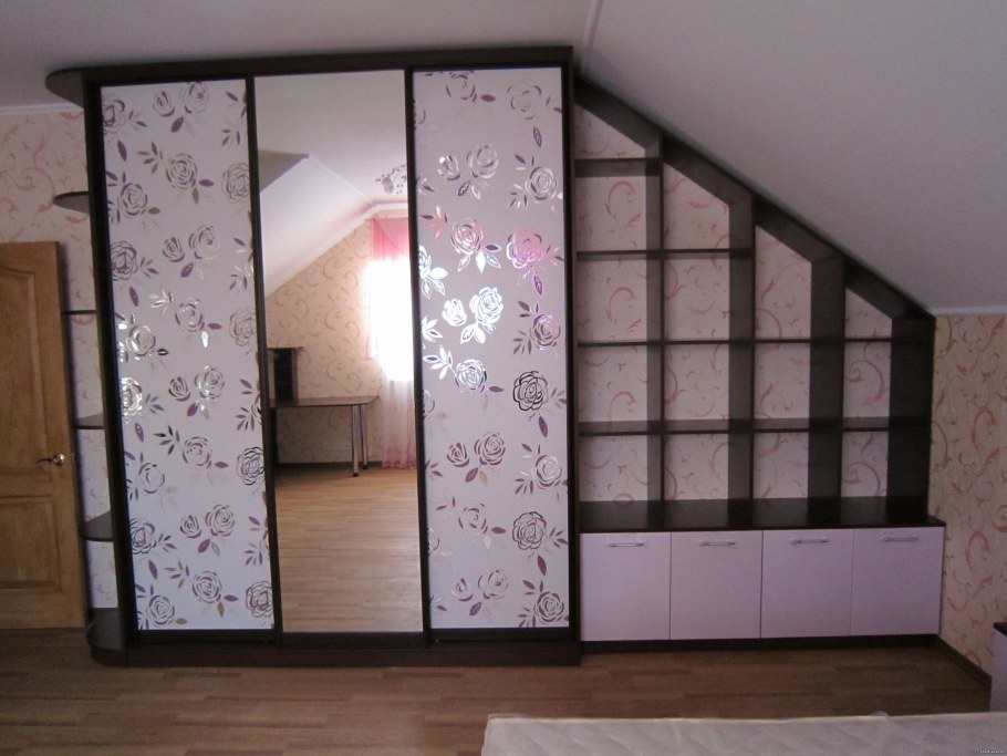 Мансардные шкафы-купе Командор