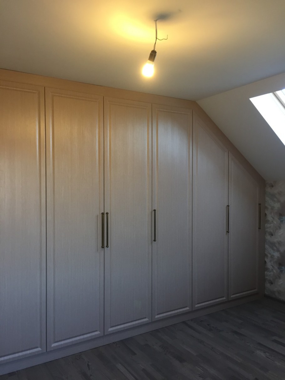 Шкаф на мансарде