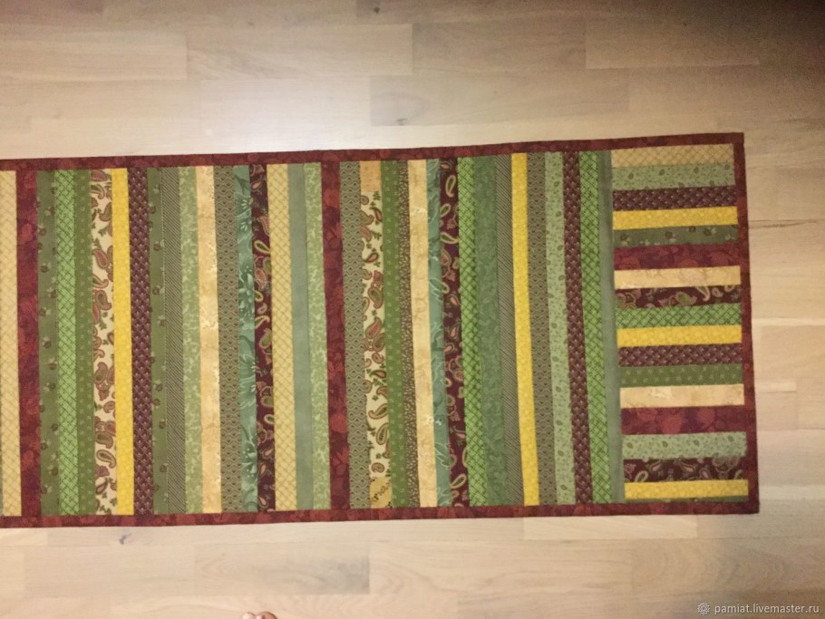 Полосатый коврик