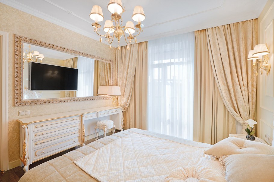Спальня в золотых тонах