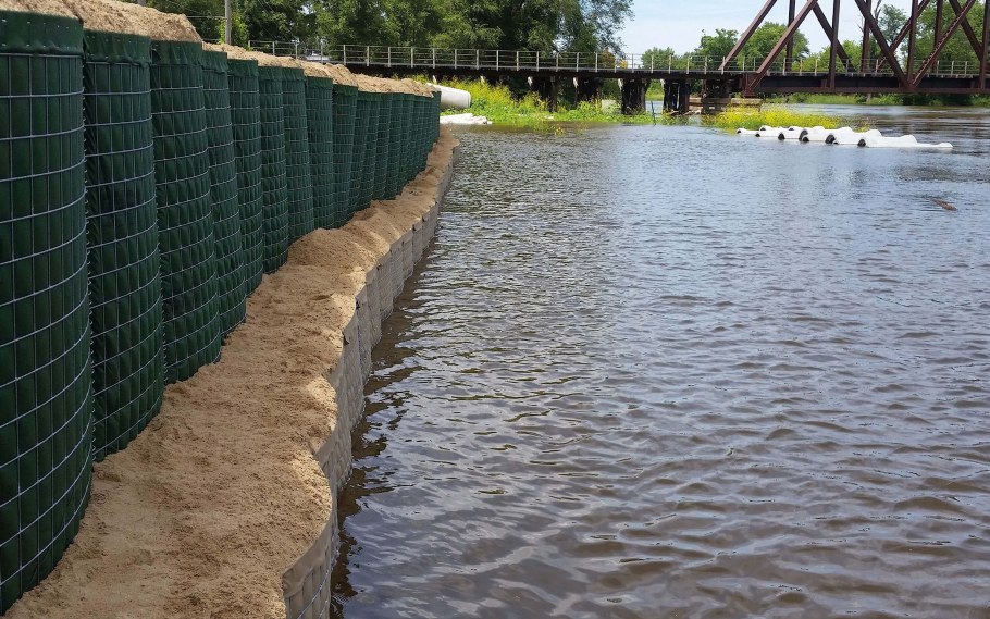 Габионная плотина