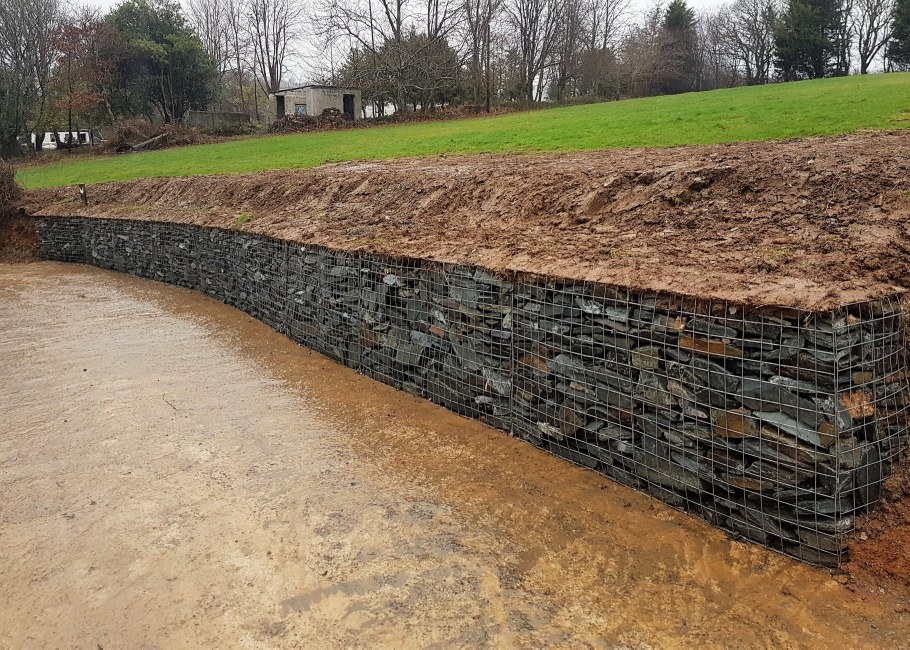 Габионы для укрепления грунта на склоне