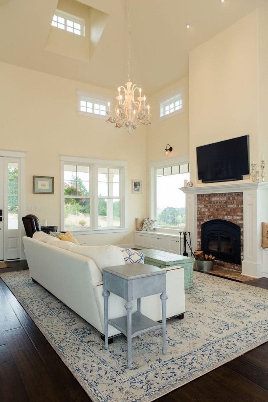 Стены цвета слоновой кости