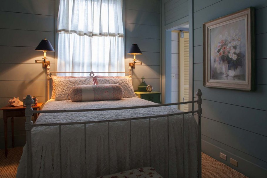 Маленькая спальня в стиле Кантри