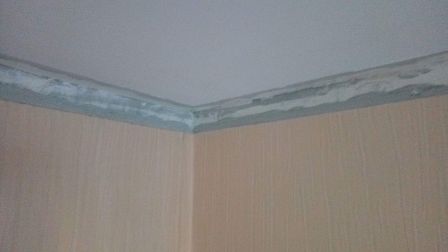 Отшпаклеванный парящий потолок