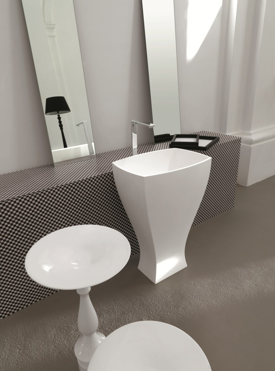 Раковина Laufen Palomba 8.1180.4.000.104.1 напольная