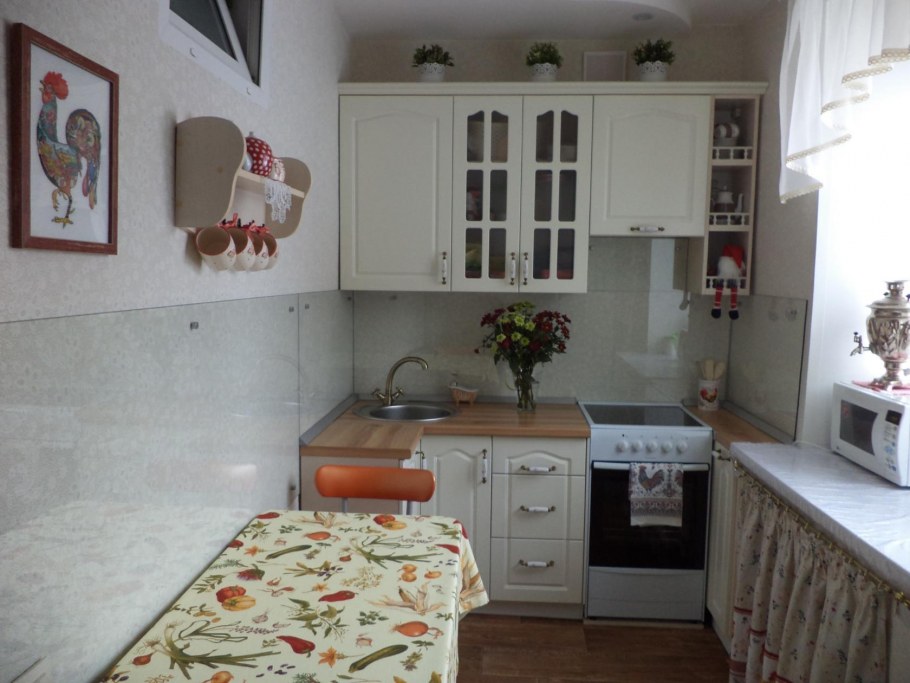 Интерьеры прямоугольной кухни 12 м2
