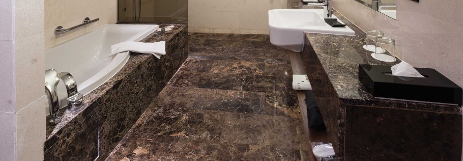 Гранитный пол в интерьере