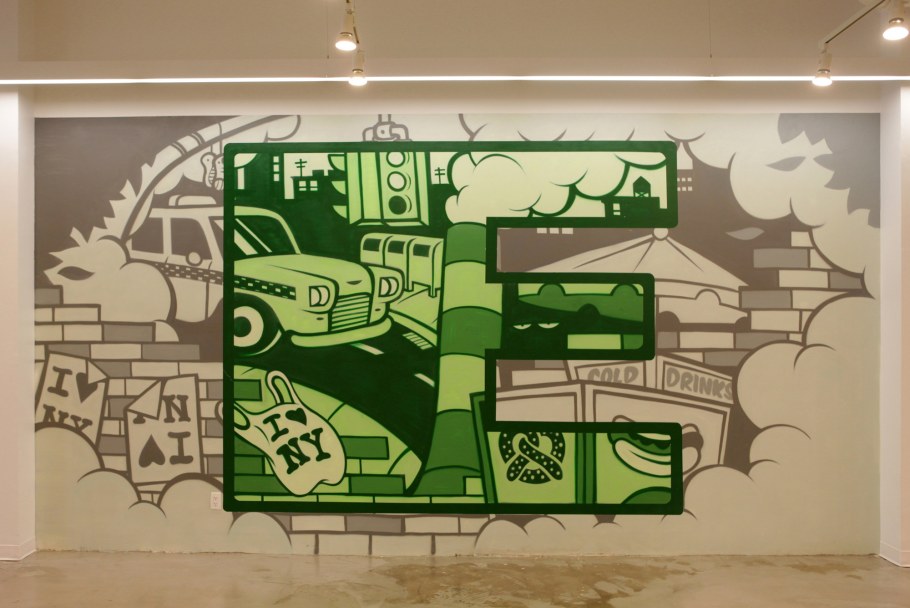 Простые граффити на стенах