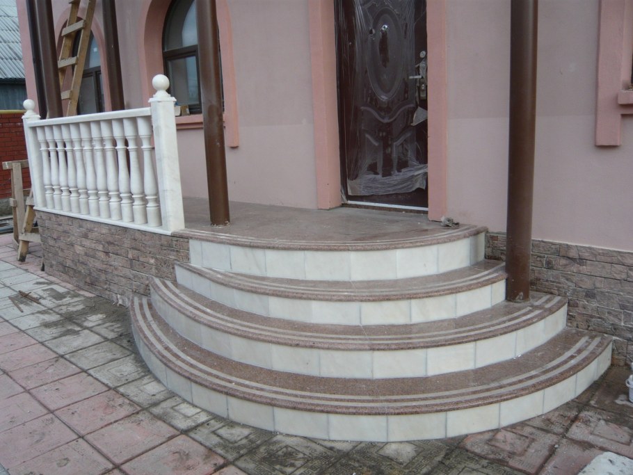 Лестница из гранита Жельтау-3