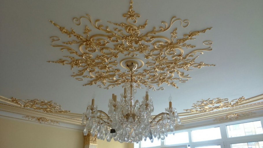 Золотой цвет в интерьере