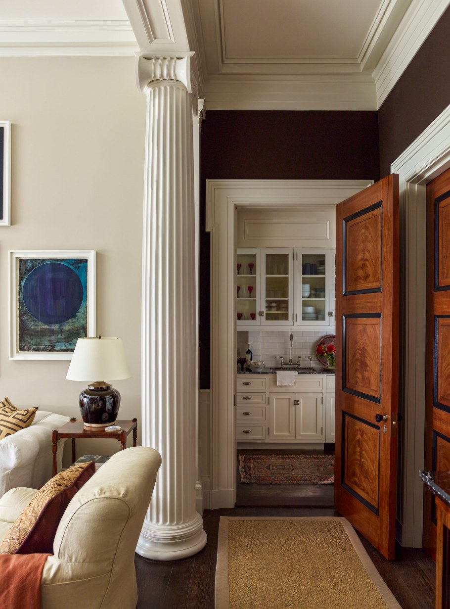 Британская колонна в квартире