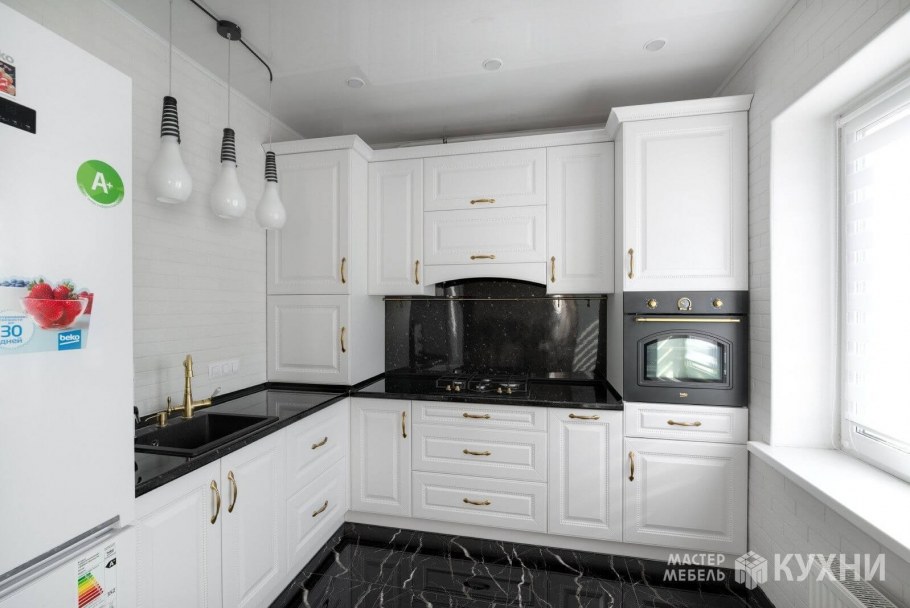 Белая глянцевая кухня икеа