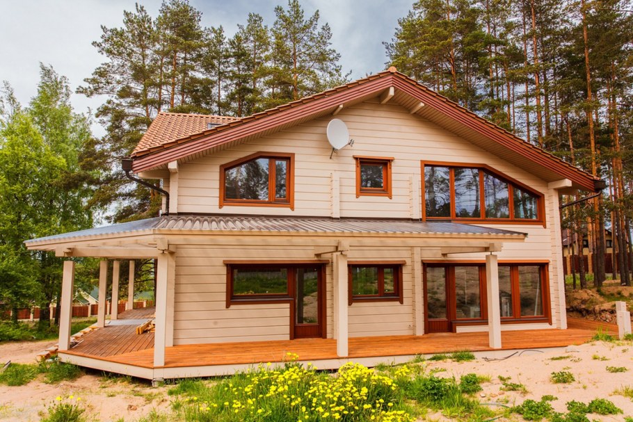 Веранда к деревянному дому