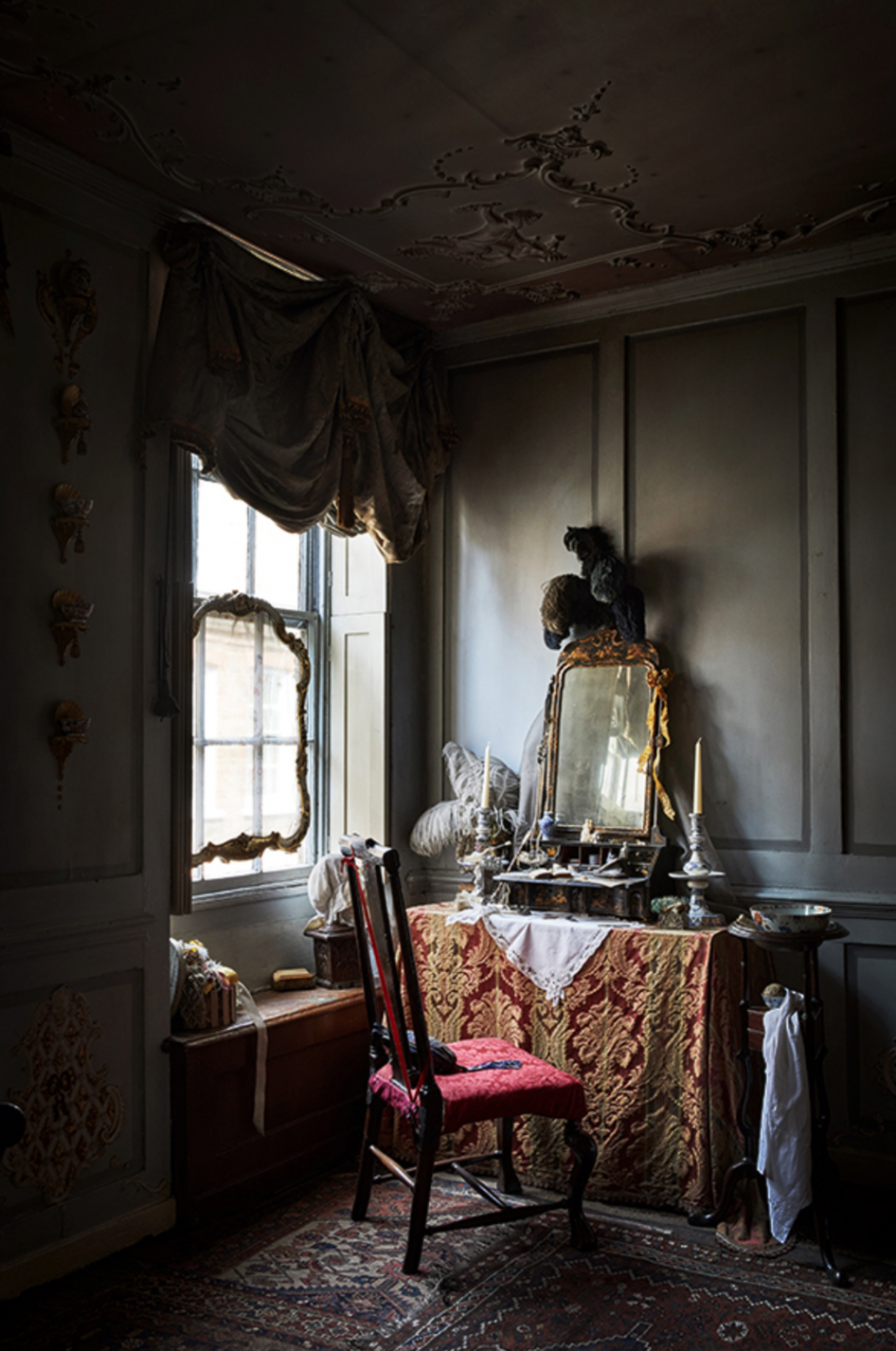 Зеркала в классическом интерьере