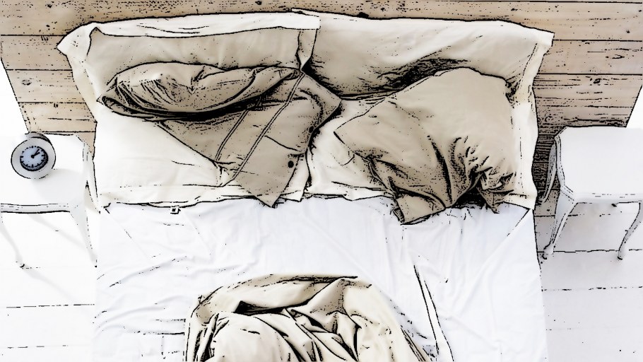 Черная кровать вид сверху