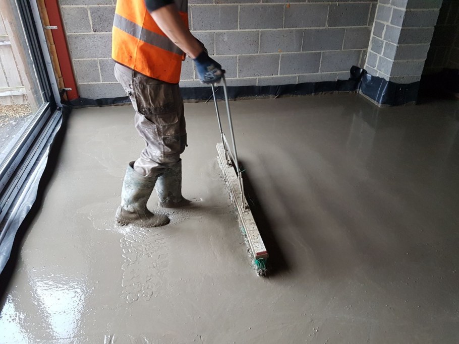 Выравнивающая стяжка пола