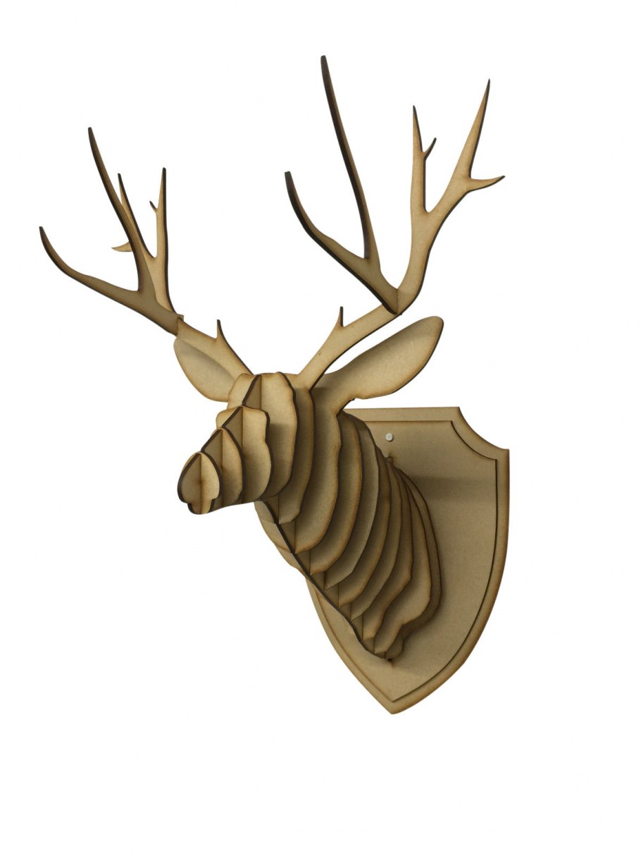 Олень из дерева