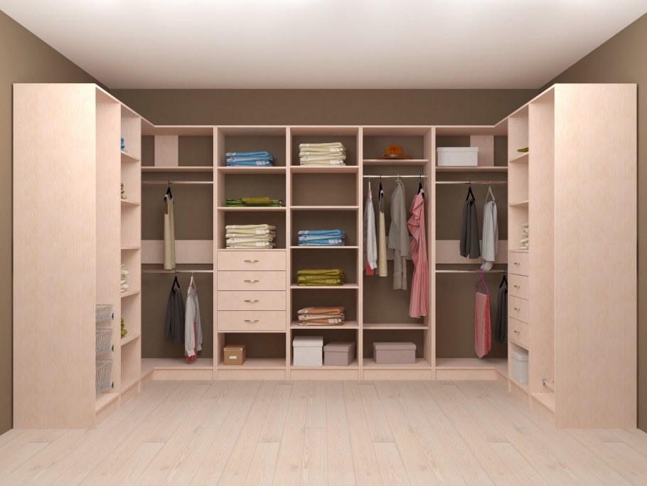 Встроенный шкаф с зеркальными дверями