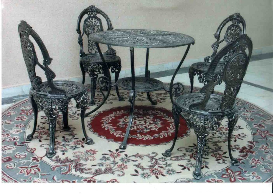 Винтажная вешалка напольная