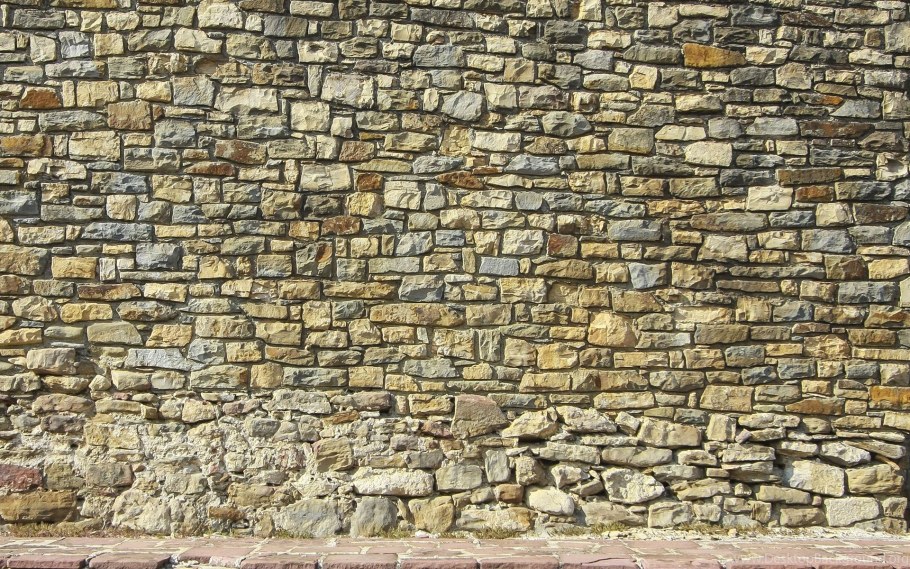 Стена из камня