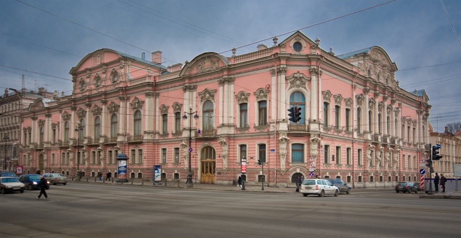 Дворец Белосельских-Белозерских на Невском проспекте в Петербурге