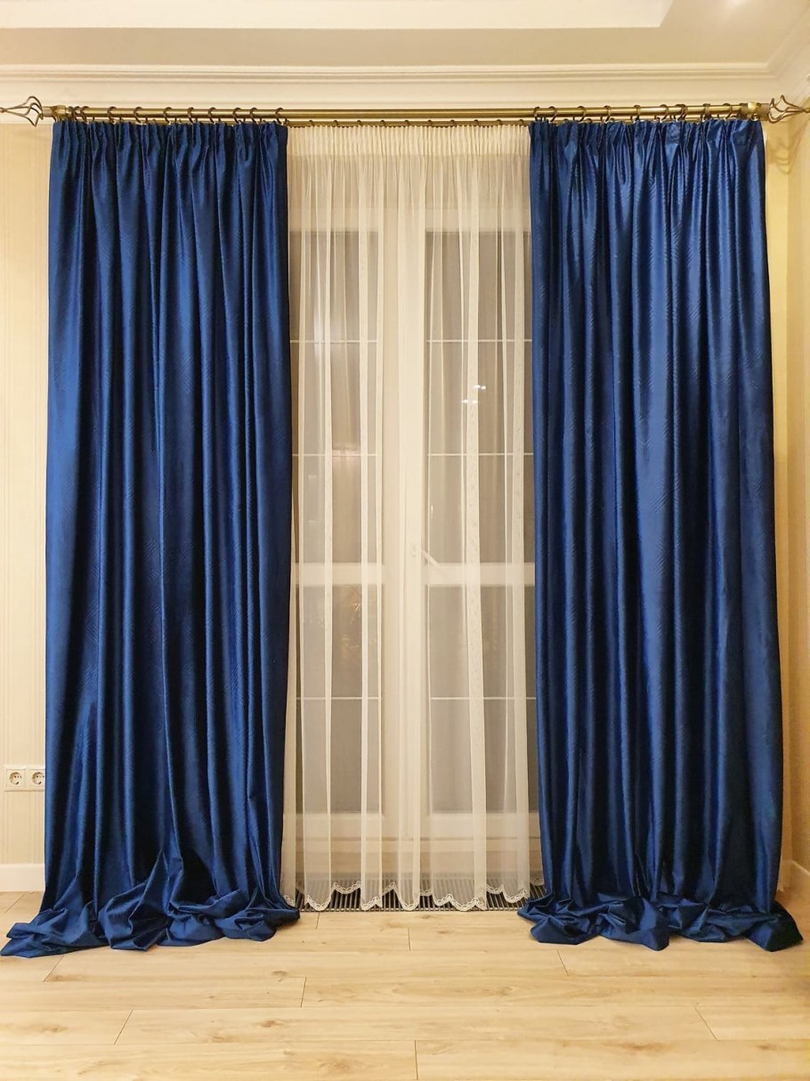Бархатные шторы в современном интерьере