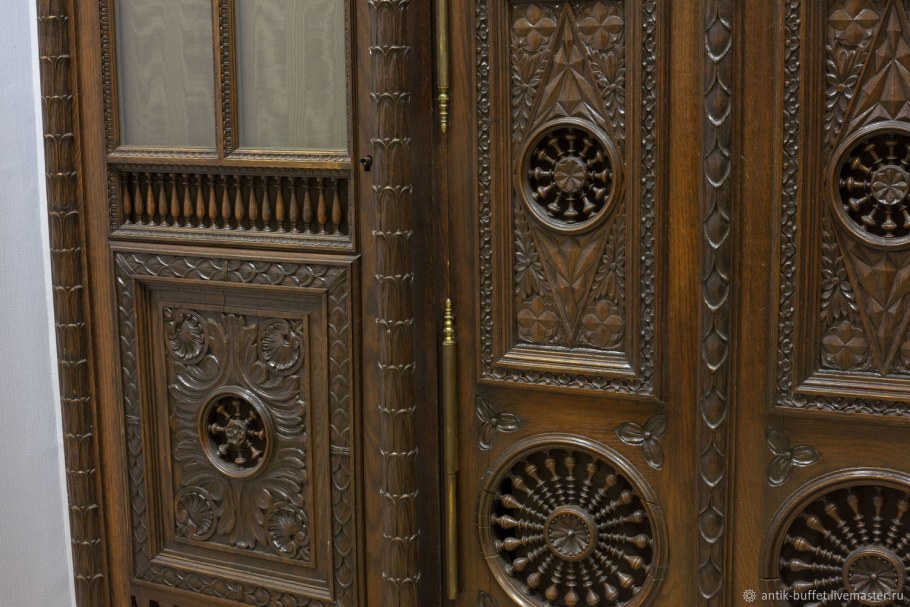 Винтажный шкаф полукруглый