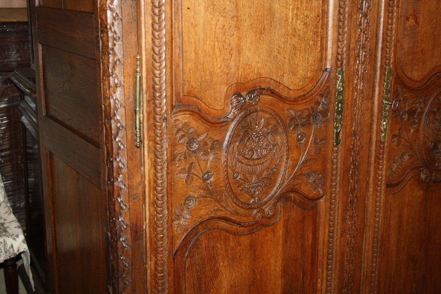 Старинная мебель в современном интерьере