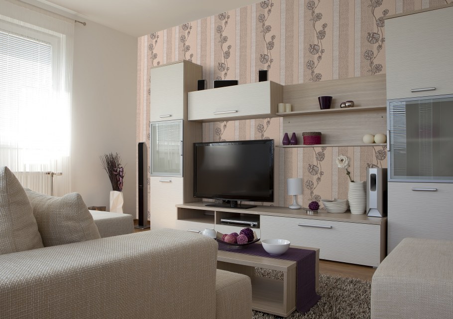 Спальная комната обои в светлых тонах средние