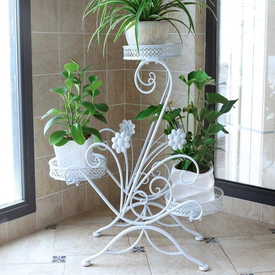 Уличные вазоны для цветов из металла