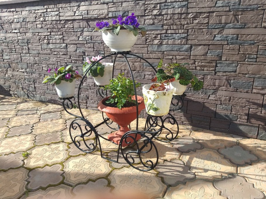 Ярусная подставка для цветов